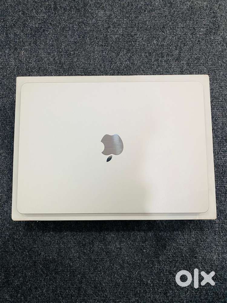 MacBook Air (13-inch, M3, 2024)Starlight Full box