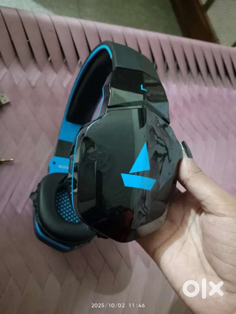 Boat headphone