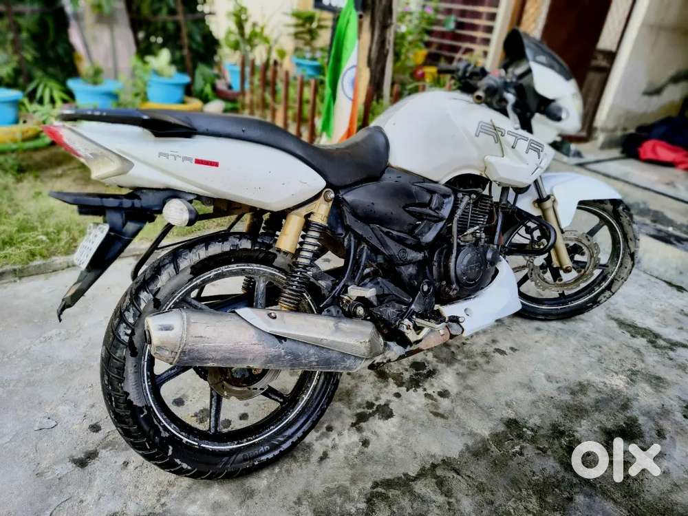 Apache RTR 180