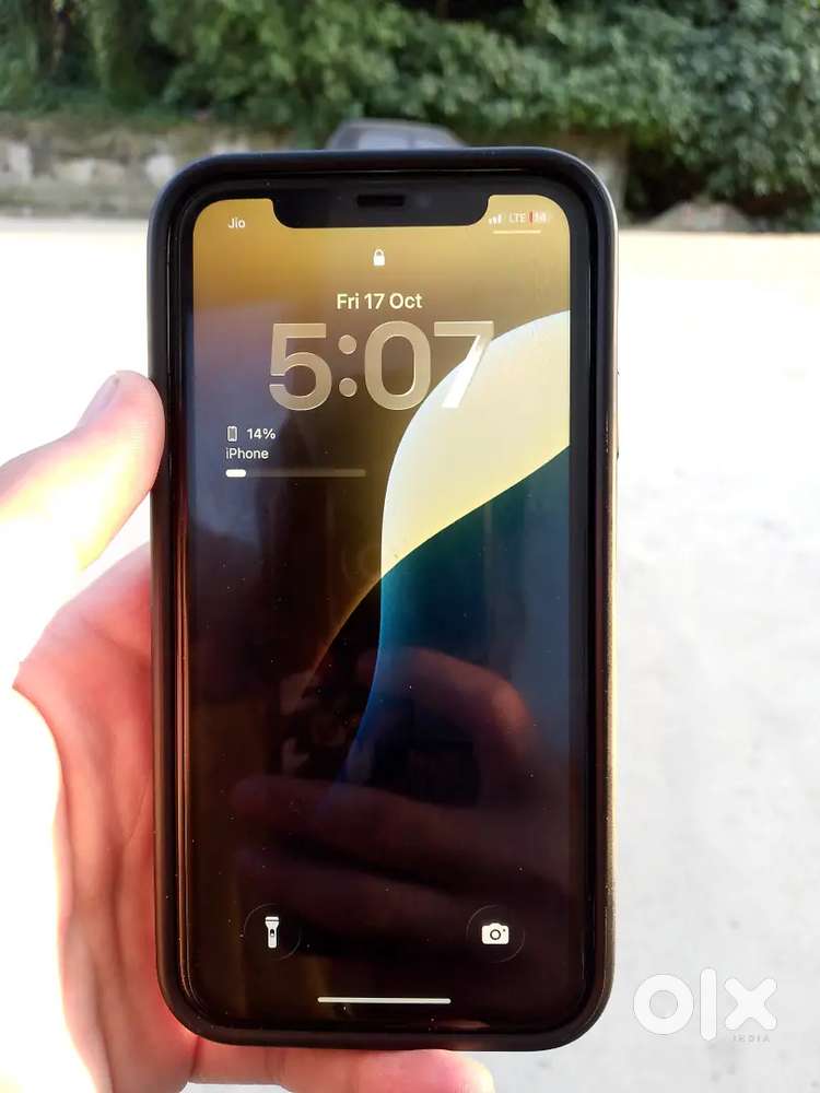 iPhone 11 64gb mint condition