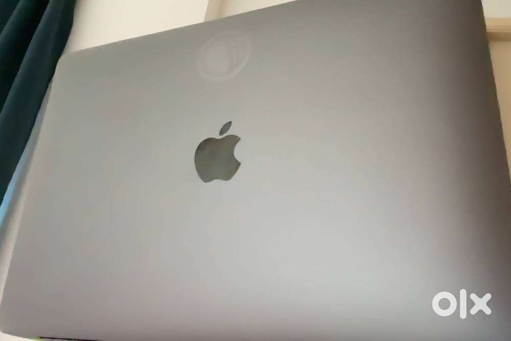 Macbook Air 13 inch 2018 16gb UHD Graphics