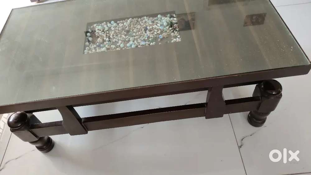 Centre table glass top in very good condition
