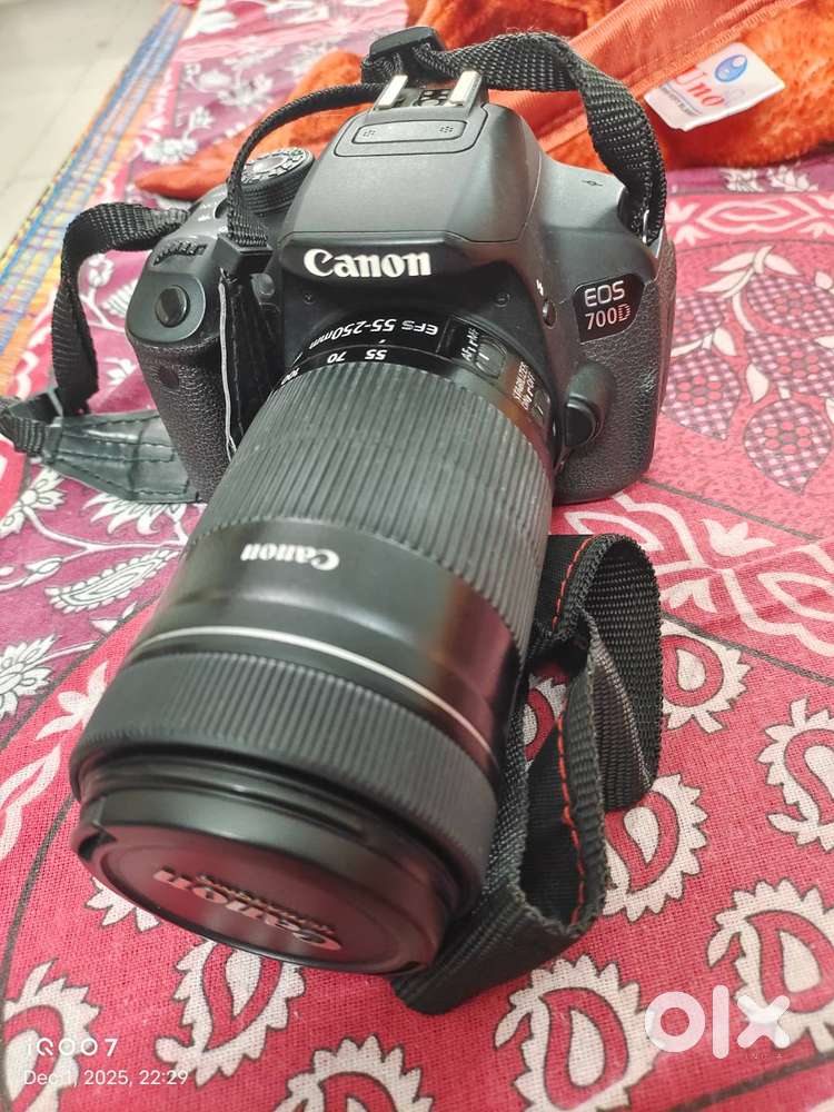 Canon 700d with 18-55 lens and 55 - 250 lens