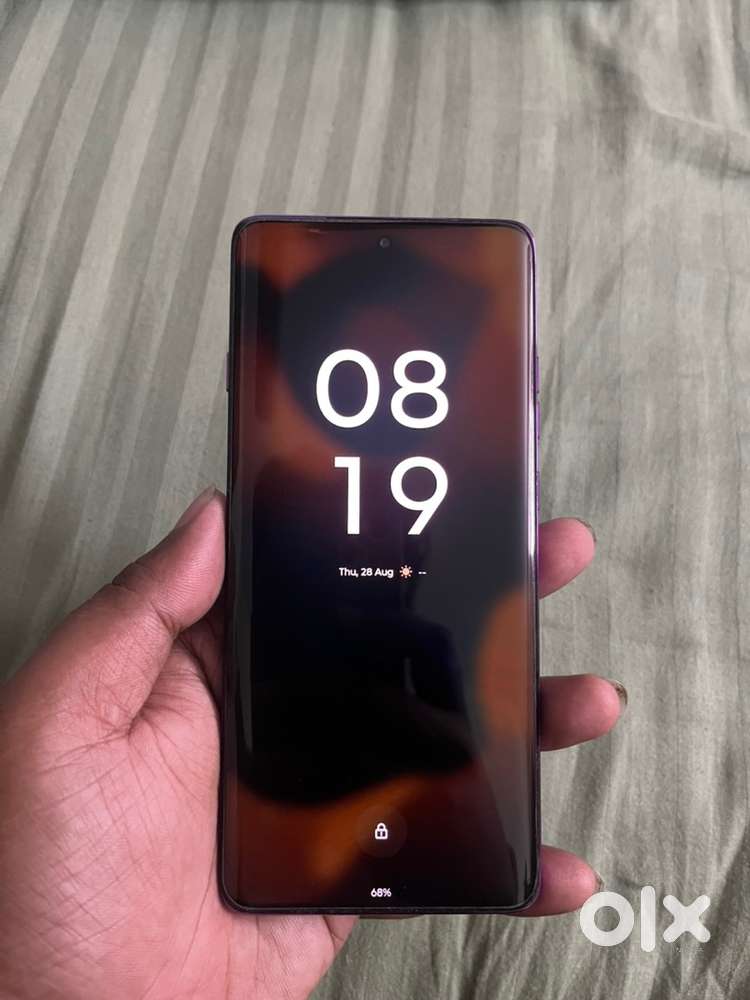 edge 60 pro,brand new(12gb/256gb)