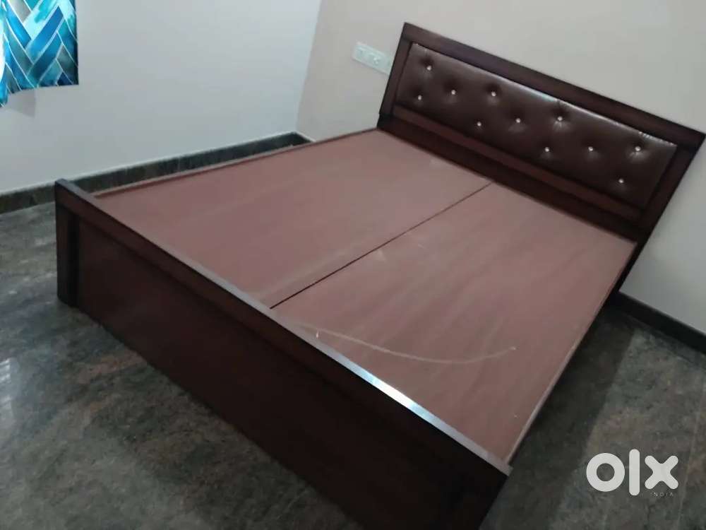 Brand new queen size Without storage bed in wholesale price Cod availb