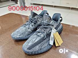 SHOES YEEZY BOOST 350 V2 9 AND HALF SIZE