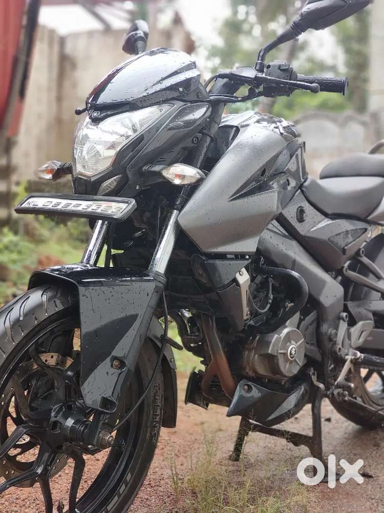 Bajaj Pulsar ns200