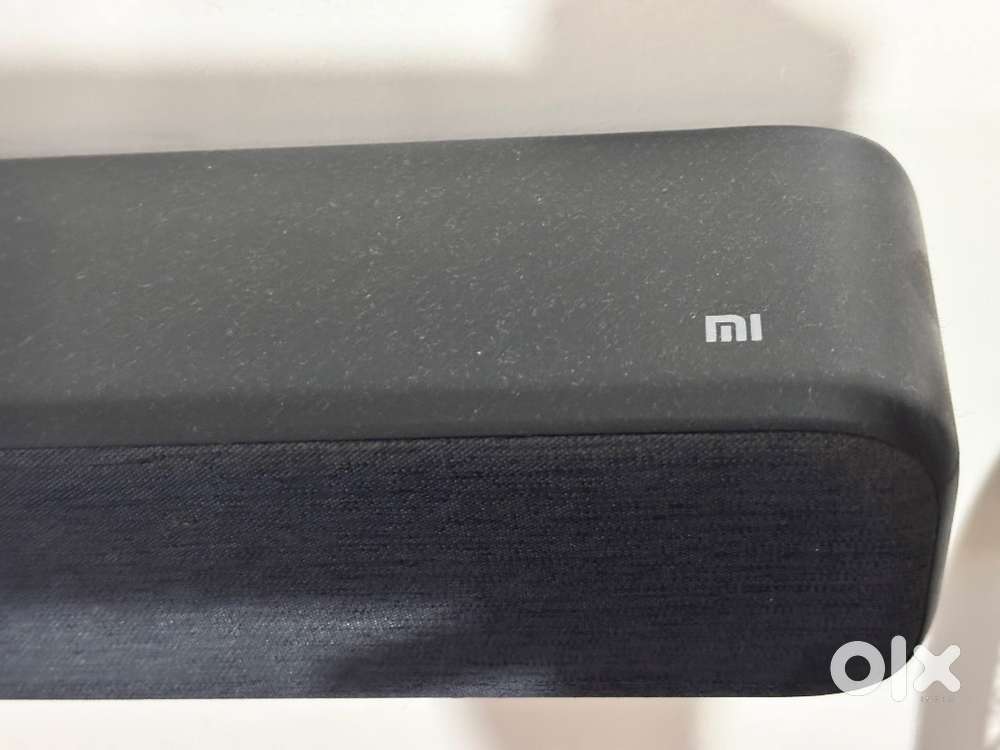 Mi Soundbar (8 Speaker Drivers) - Excellent Condition - Cinematic Soun
