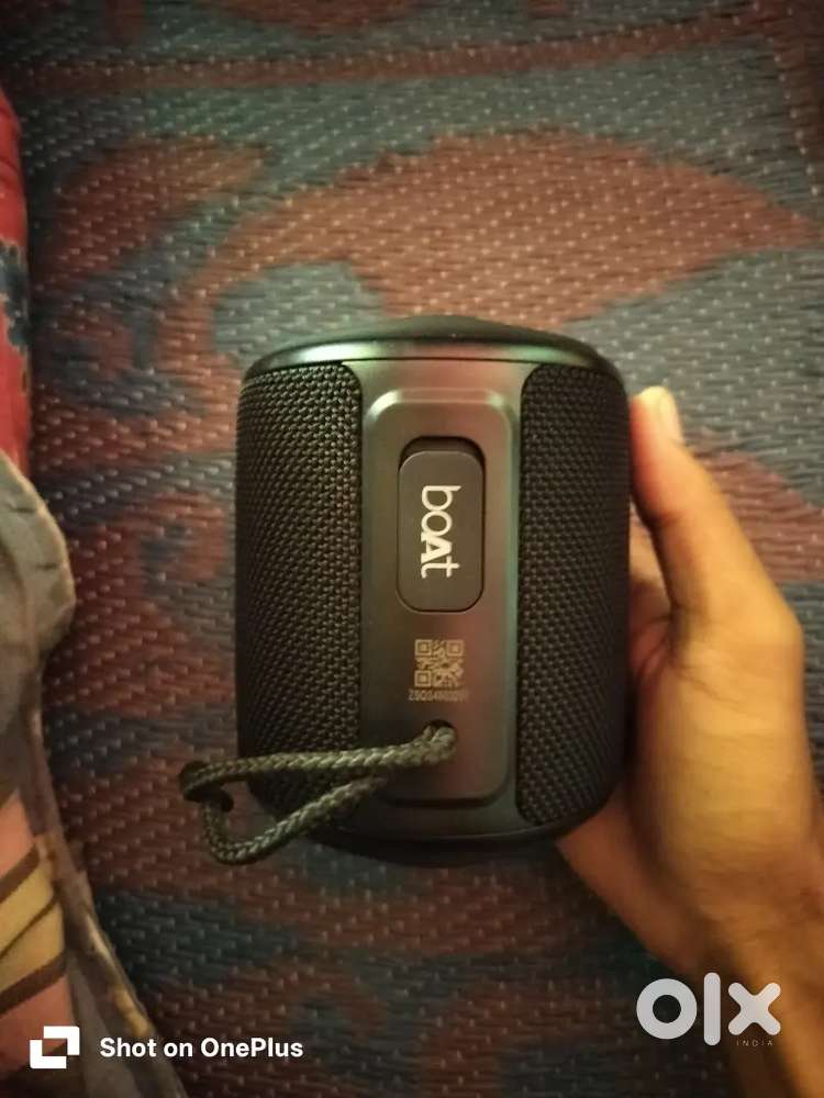 Boat stone bluetooth speaker
