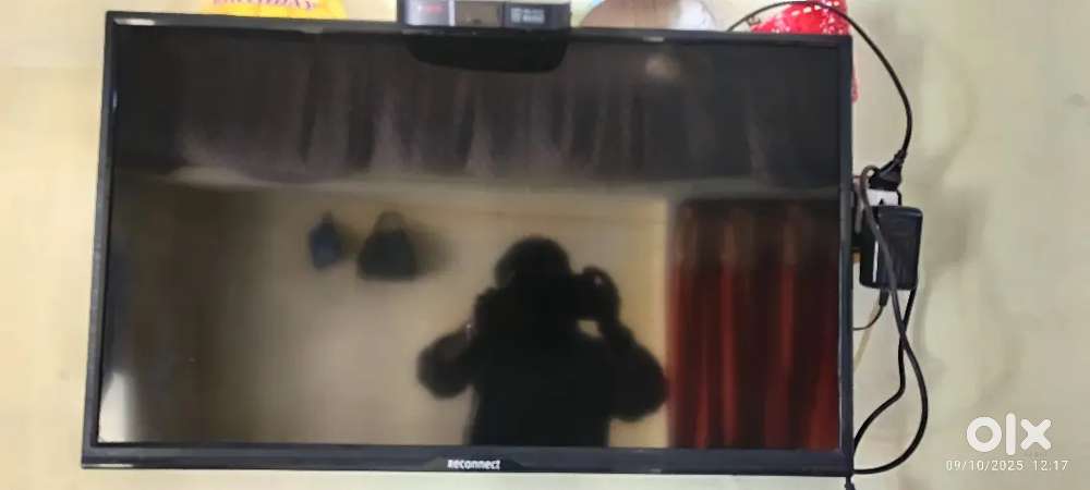 Reconnect  32 inces Lcd tv good condition
