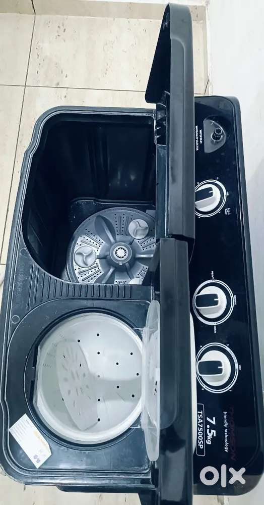 Semi automatic washing machine