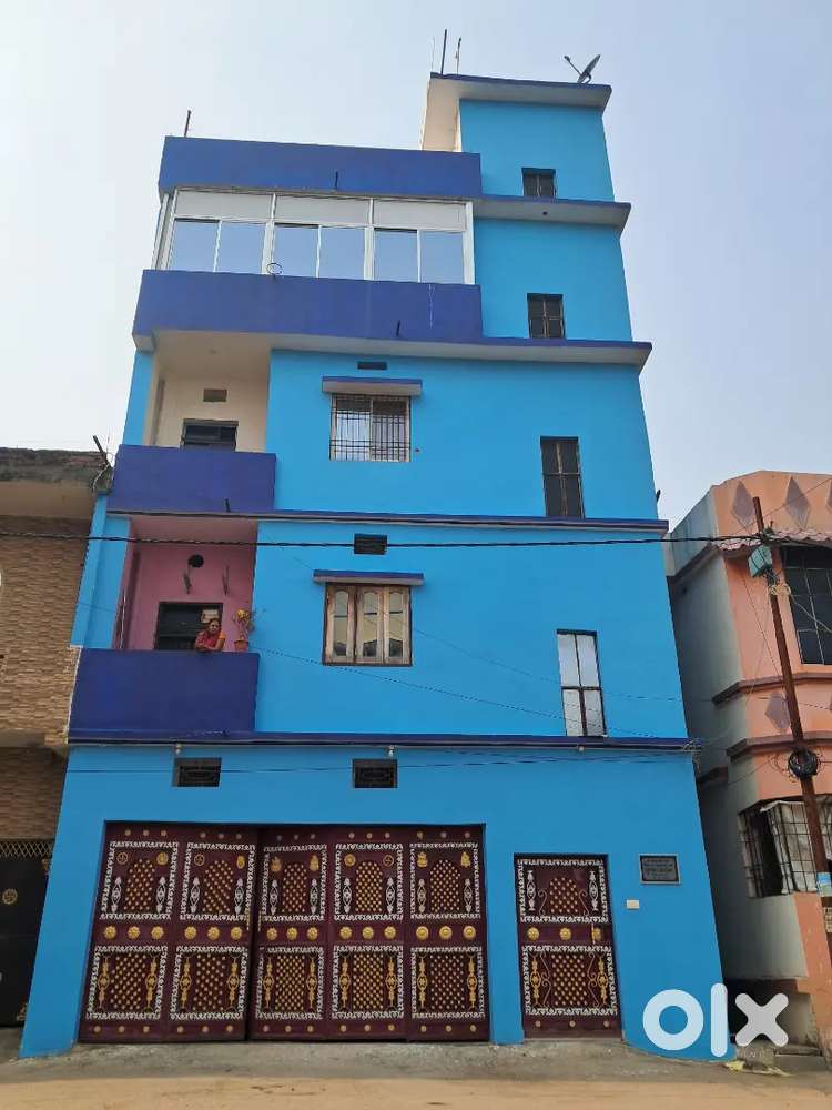 House available for  commercial space