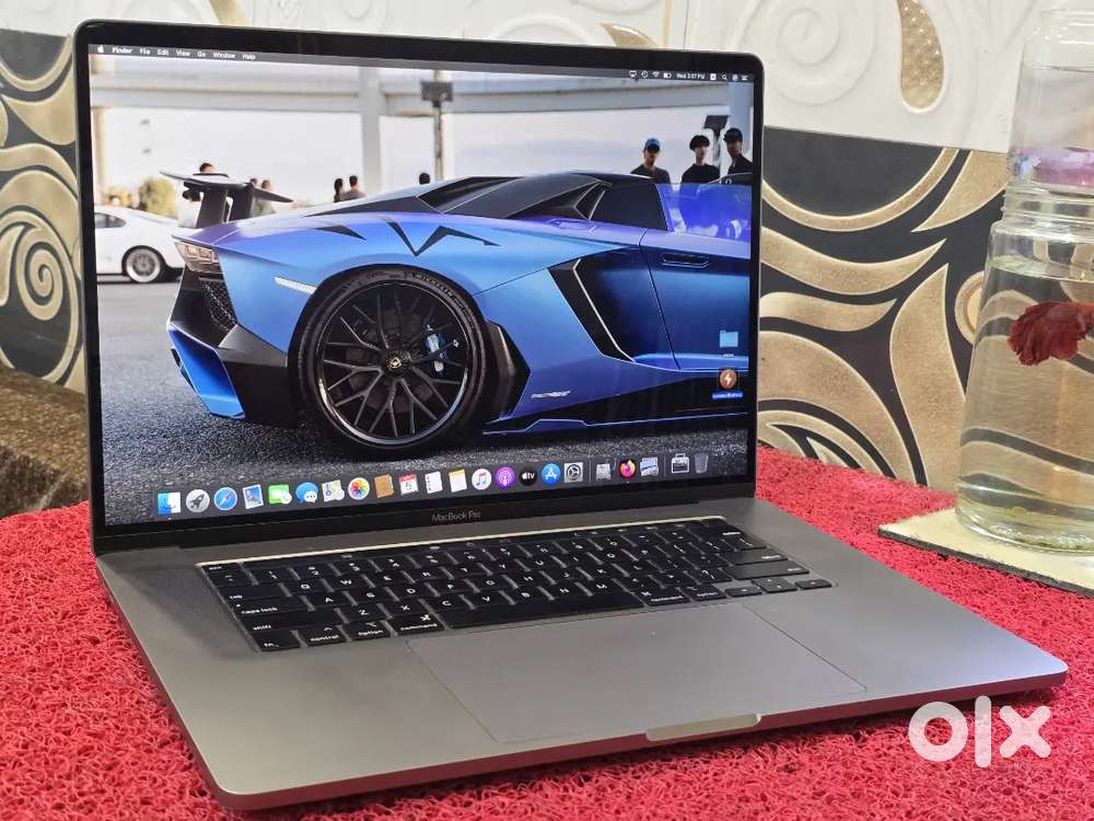 Apple Macbook Pro i9/16/512gb/5.5gb Graphics Touchbar Touch iD