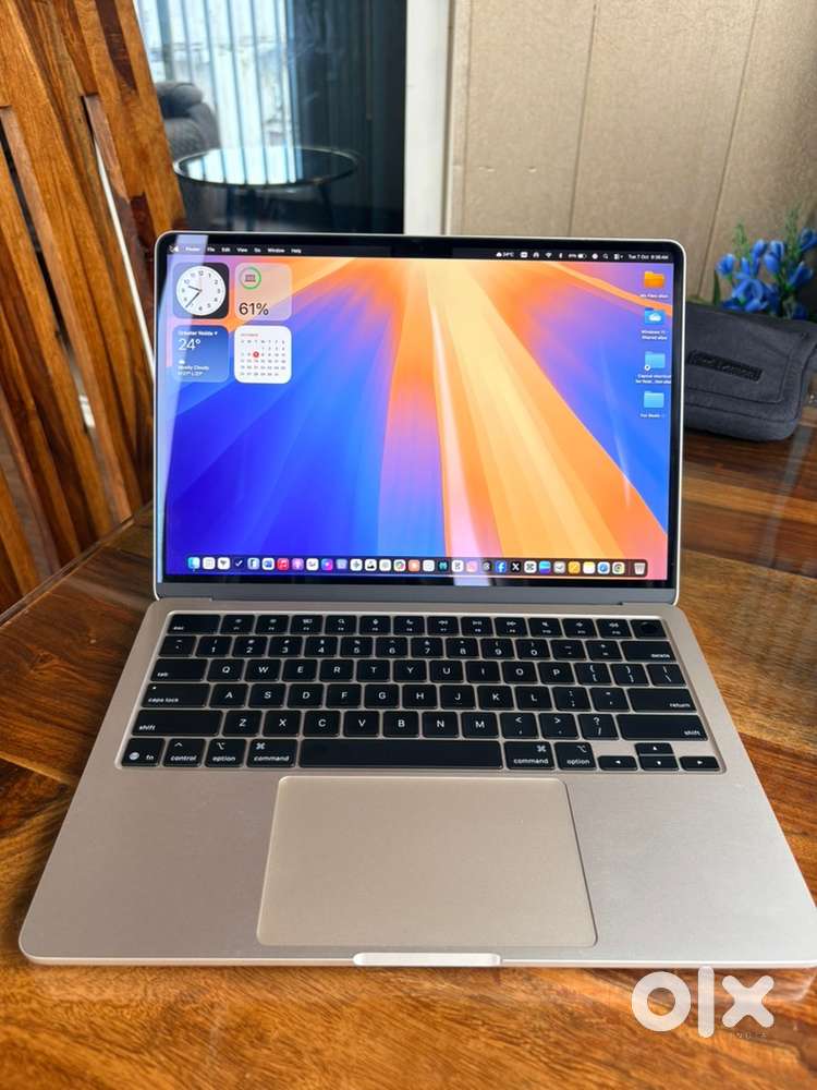 Macbook Air 2025 M4 2 month old 512gb ram 16gb