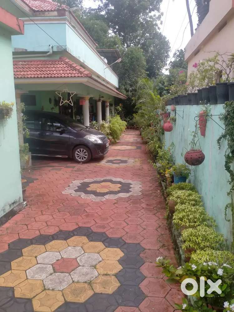 Ready-to-Move 2-Storey House with 3 Shops for Sale in Polachira