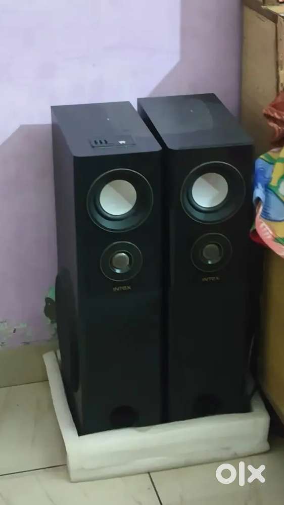 Tower speakers