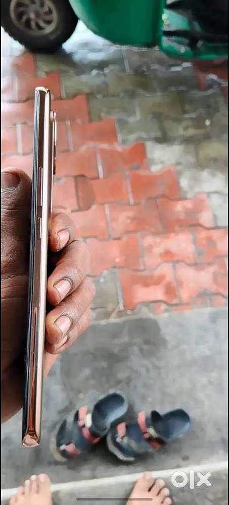 Vivo v40e. 8/128 condition 100 taka