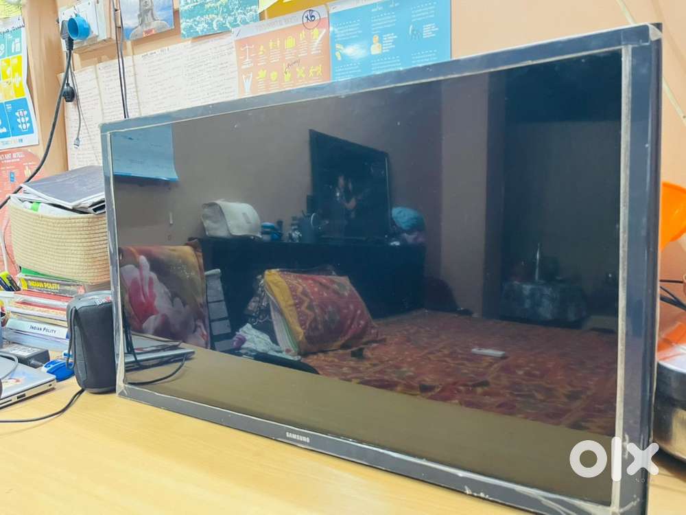 Samsung 32” LED TV – Great Picture, USB/HDMI, Wall Mount Included!
