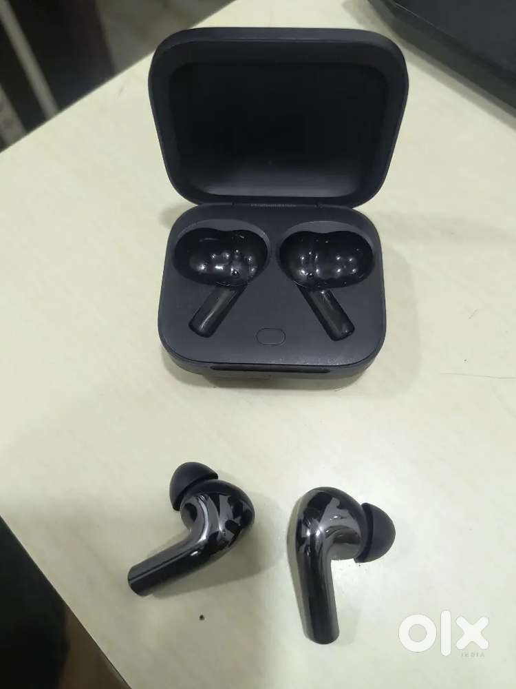 OnePlus buds 3 for sale.