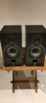 Elac bookshelf speakers