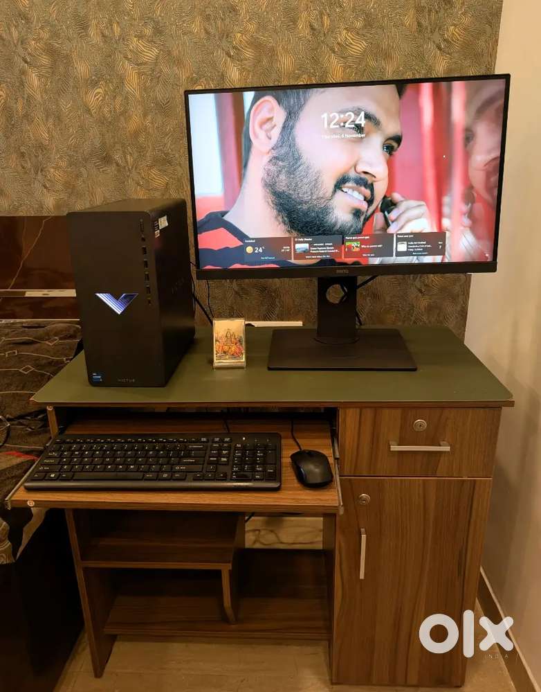 HP Victus 15L With BenQ PD2700U 27 inch 4K Ultra HD LED With 100% SRGB