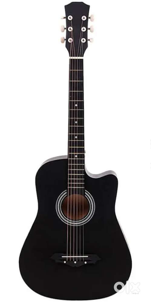 2 months used guitar for sale/ black guitar with guitar bag