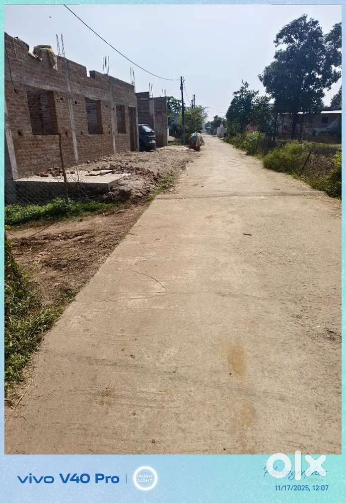 1750.s/f ka प्लाट है डबल रोड पर टच आँवलाझरी बघोली रोड़ se 100mi.Ki दुरी