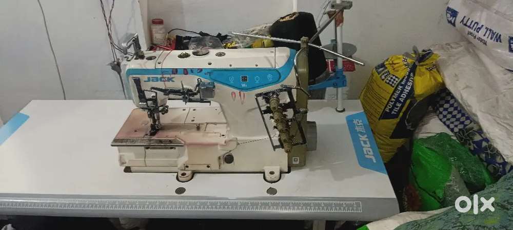Flat thired machine