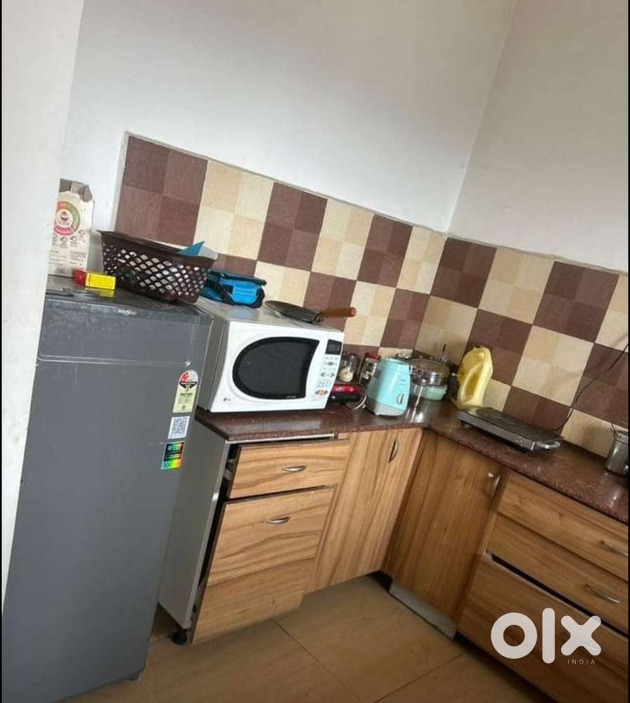 2bhk flat and 1 room available