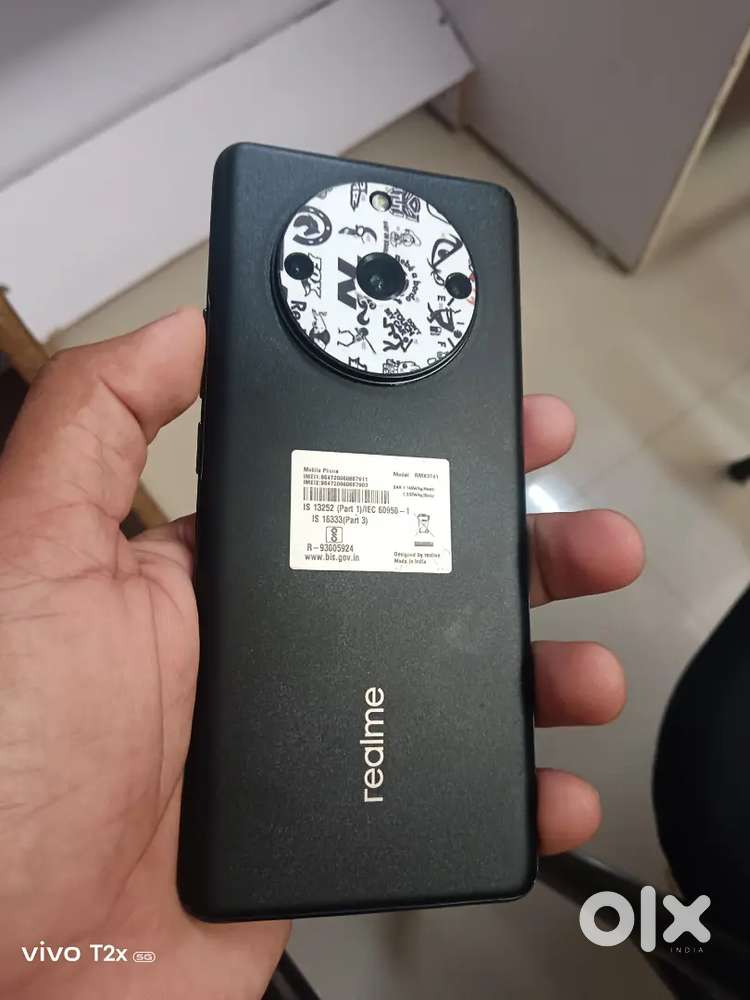 Real me 11 pro+ 5g 12/256 Charger available box available