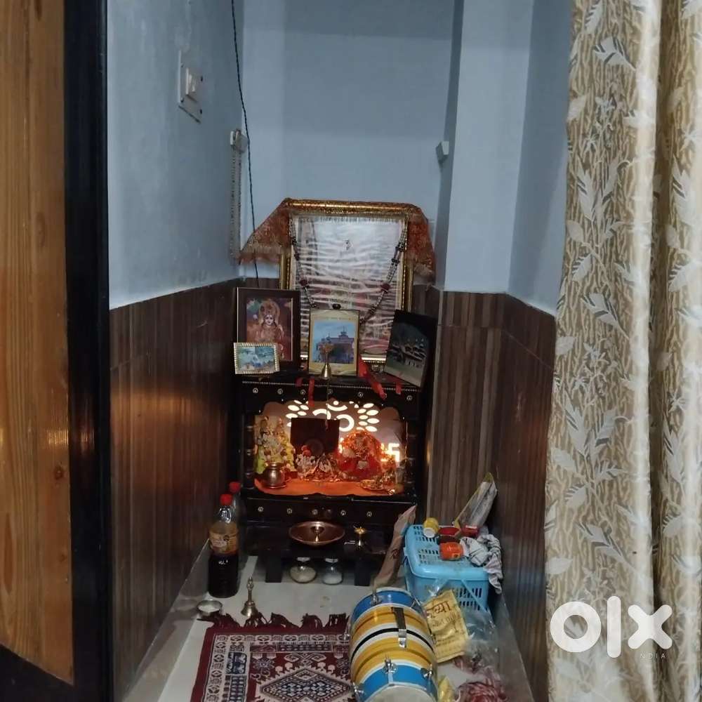 3 room set available for rent