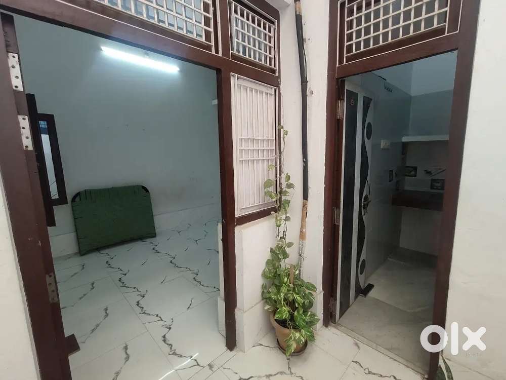 For rent ,family only, unnao local residents not required
