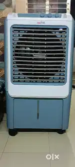 Cooler with wheels