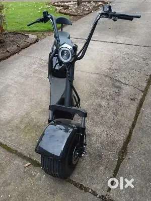 TOXOZERS 1000W 2 Seat Electric Scooter Fat Tire Cruiser. Nearly NEW Co