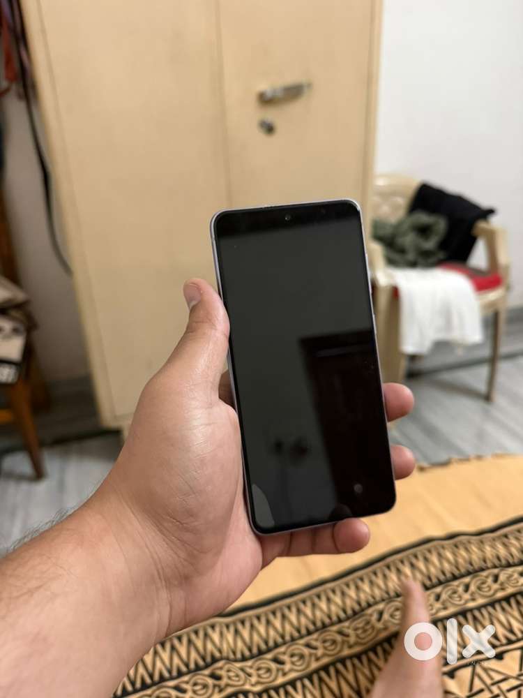 S21 FE 5g ( 8gb RAM & 128gb storage)