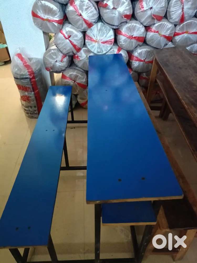 Urgent sell 5 benches 5 feet long for 11000