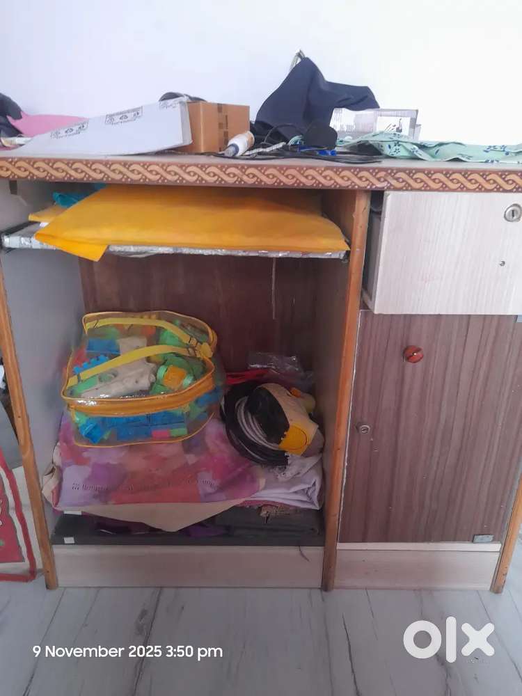 Good condition computer table