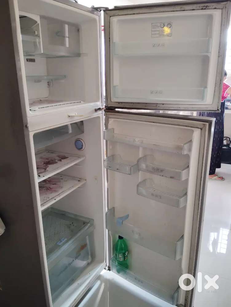 SAMSUNG FRIDGE