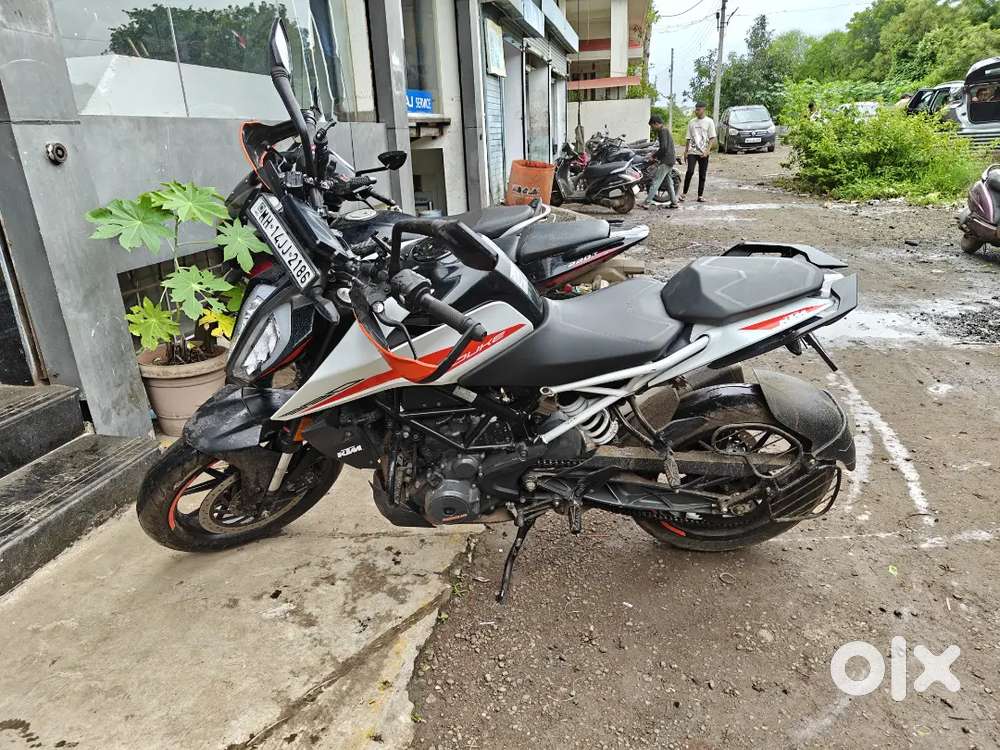 Showroom condition KTM Duke 390