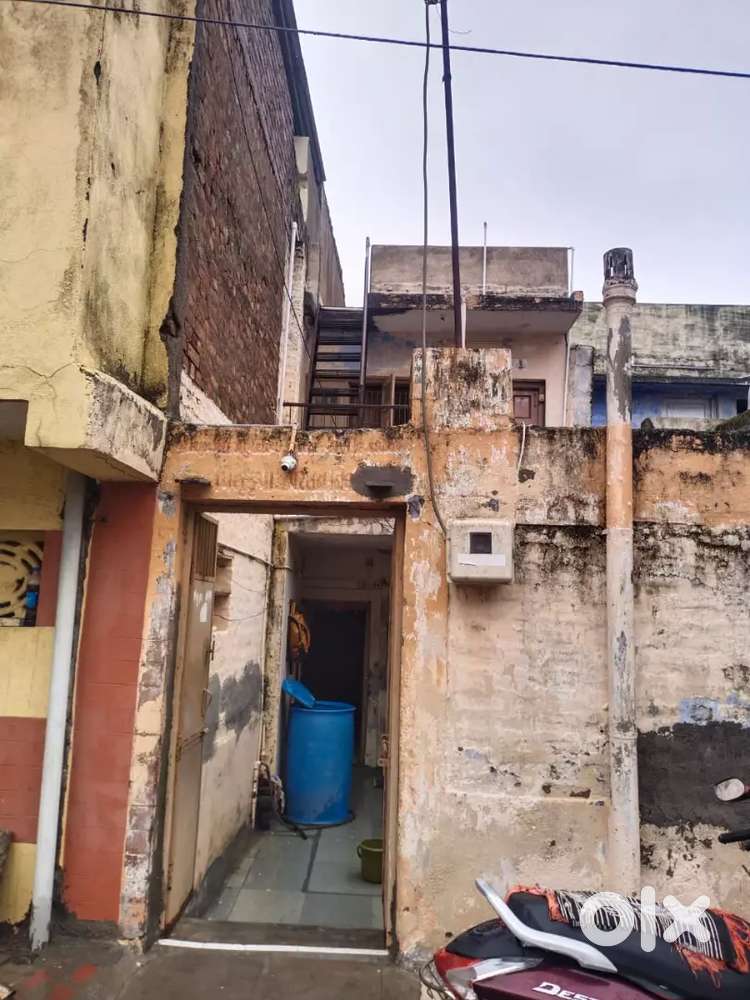 1st foor, moto hall, rasodu, 1 toylet,1 bathroom,1 chokdi,,water tanki