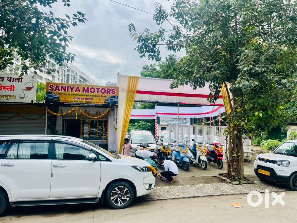 Vehicle showroom receptionist