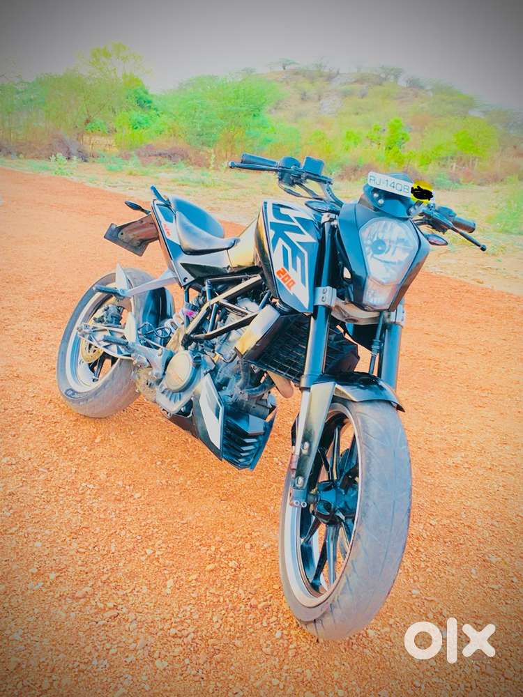 duke200 new condition bike all working only meter off money problem he