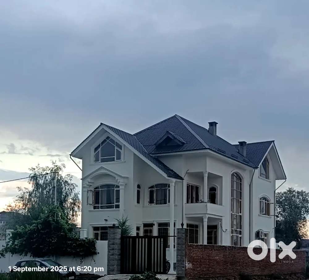 House at Toiba Colony Peerbagh