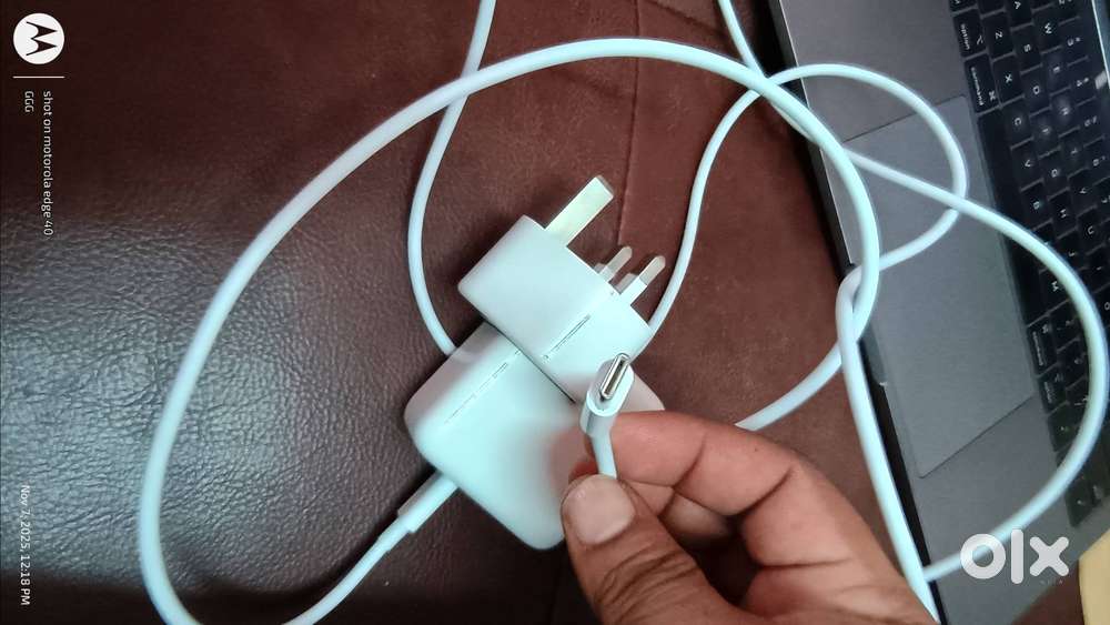 Apple 30W. usb C power adapter original