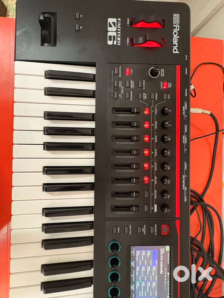 ROLAND FANTOM 06