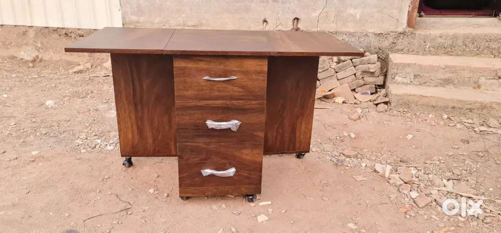 Brand new portable table for Sale By Alpha Furnishings
