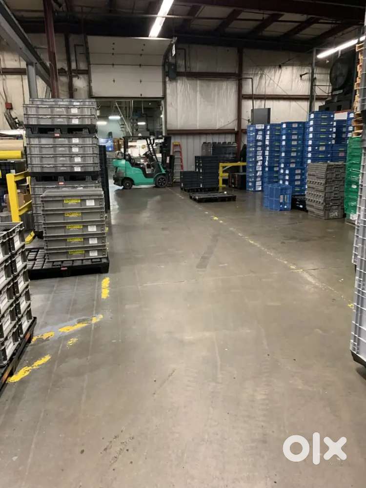 WAREHOUSE MAKING UP ON FRESHERS