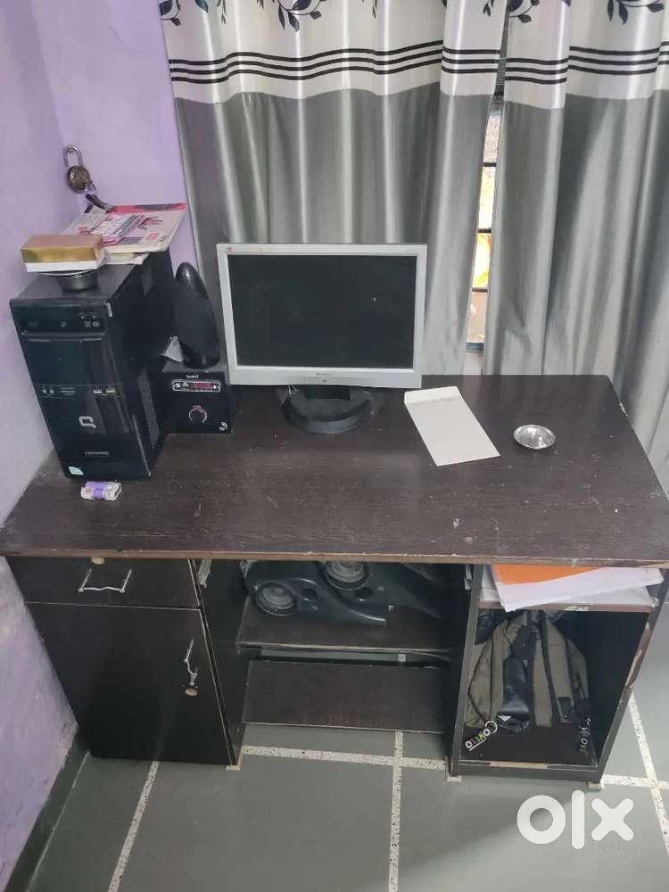 Computer table for sell urgent