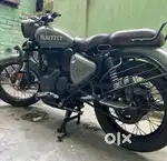 Classic reborn 2023 model marsh grey colour.