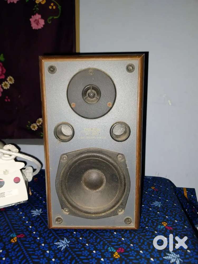 DENON BOOKSHELF (2) SPEAKERS PAIR IMPORTED MADE IN US
